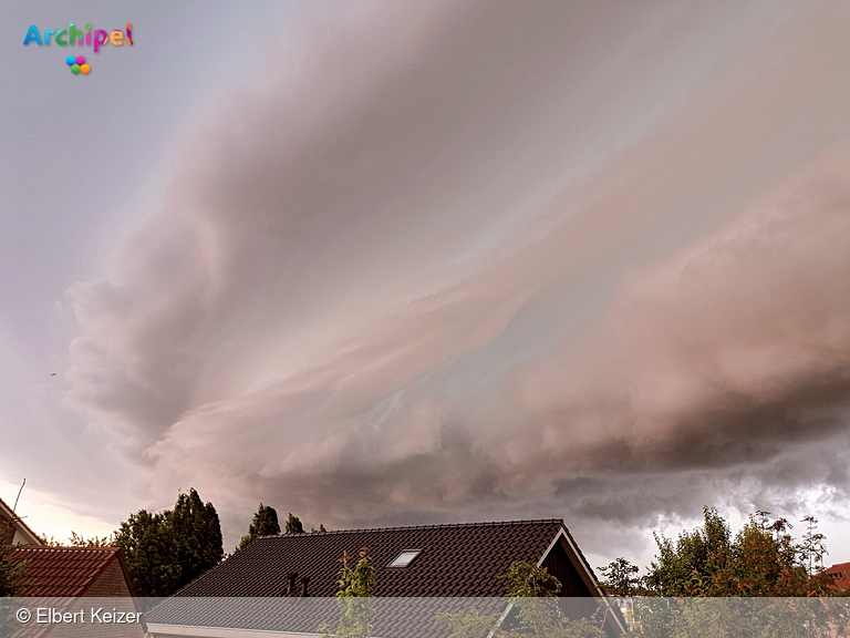 Foto behorende bij Krachtige storm zorgt voor overlast en indrukwekkende beelden